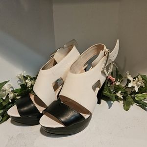 Micheal Kors black & white open tie heels